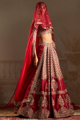 Red rani safarnama lehenga set