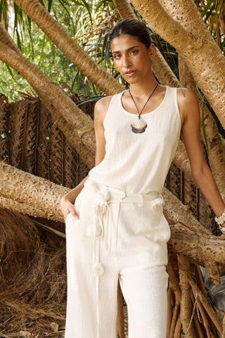 White femme rose pant