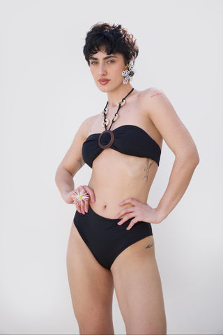 Black bonnes vacances matale bikini