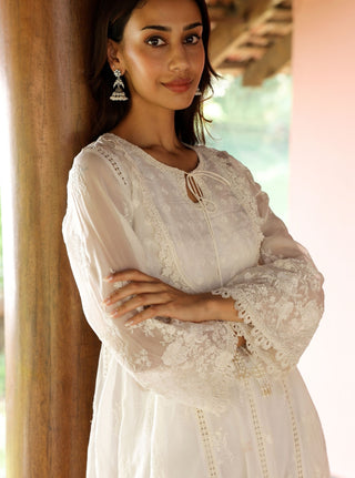 White malgudi days neesa kurta set