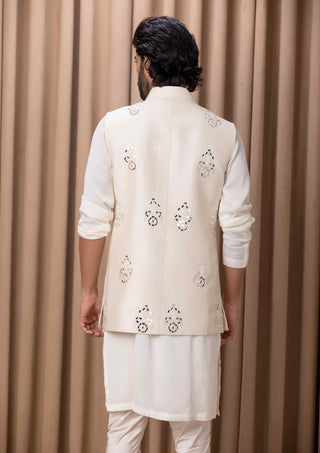 Haseeb cream bandi set