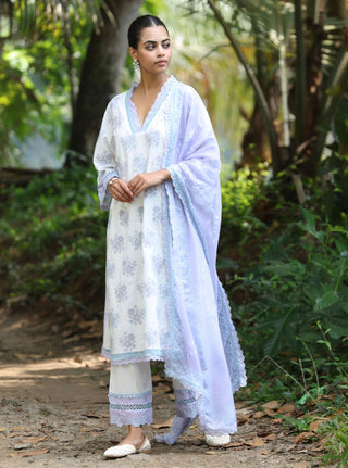 White malgudi days arasi kurta set