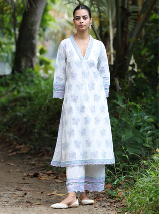 White malgudi days arasi kurta set