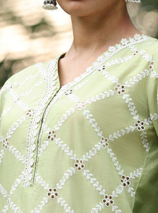Green malgudi days eesvari kurta with revora pants