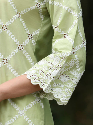 Green malgudi days eesvari kurta with revora pants