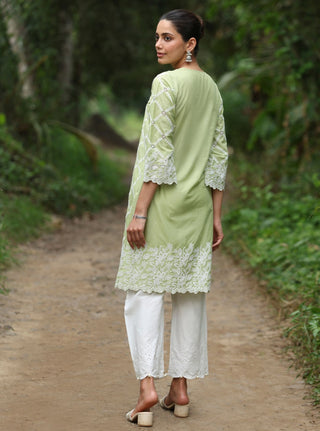 Green malgudi days eesvari kurta with revora pants