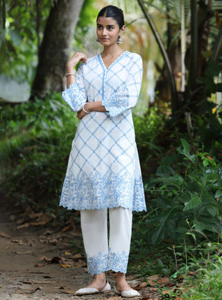 White malgudi days eesvari kurta set