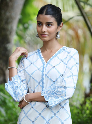 White malgudi days eesvari kurta set