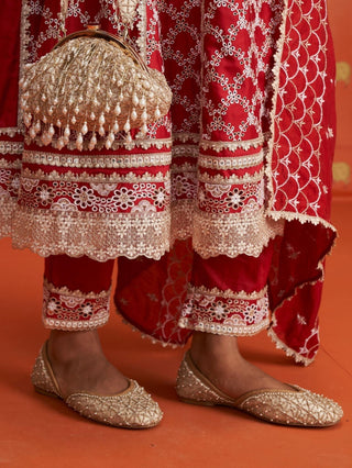 Vegan Jutti for Festive Gold Nutan by Mulmul