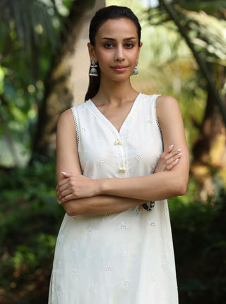 White malgudi days kora kurta set
