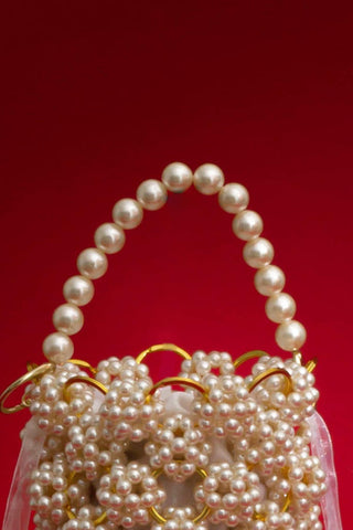 White leila pearl ring bucket bag