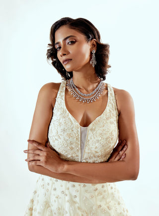 Ivory Evening Gown for Contemporary Wear – Zoya Floral Elegance by Pallavi Poddar