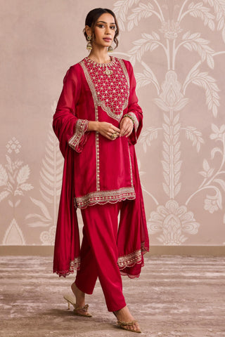 Red placement nooreh ever after kurta set