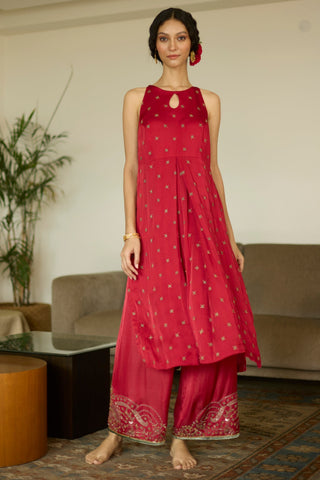 Red maitreyi hand embroidered kurta set