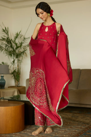 Red maitreyi hand embroidered kurta set