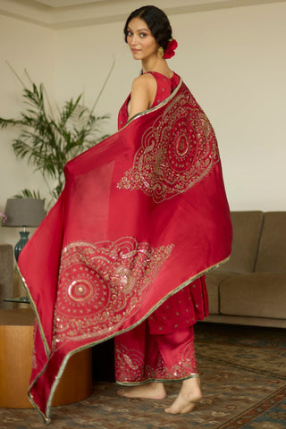 Red maitreyi hand embroidered kurta set