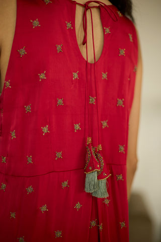 Red maitreyi hand embroidered kurta set