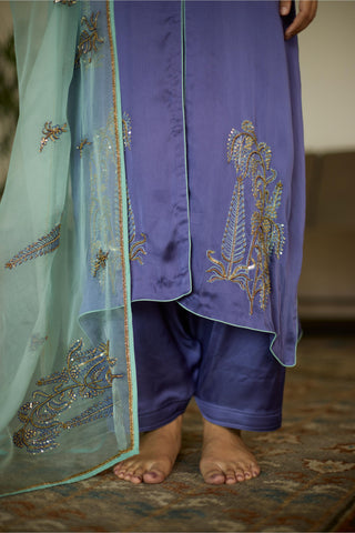 Purple chhaaya hand embroidered kurta set