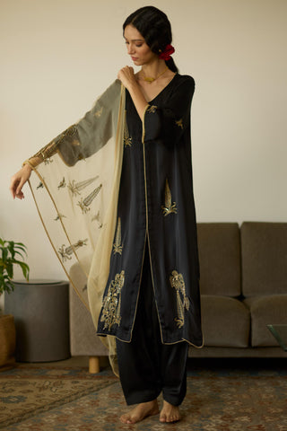 Black chhaaya hand embroidered kurta set