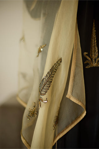 Black chhaaya hand embroidered kurta set