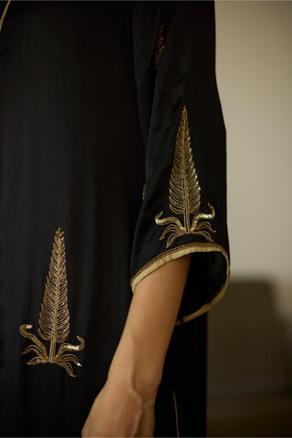 Black chhaaya hand embroidered kurta set