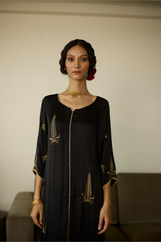 Black chhaaya hand embroidered kurta set