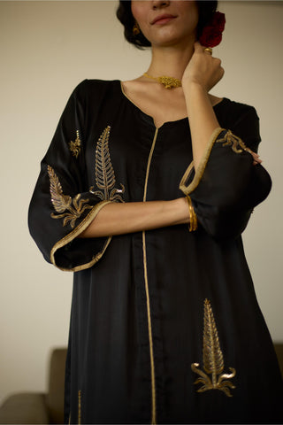 Black chhaaya hand embroidered kurta set