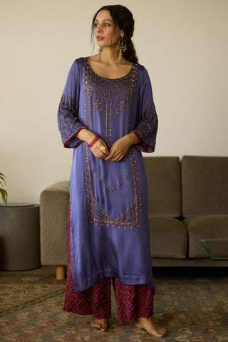 Purple diya hand embroidered kurta set