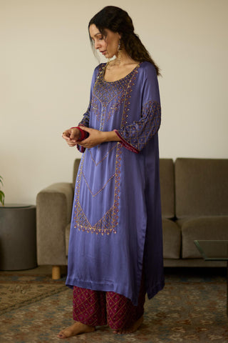 Purple diya hand embroidered kurta set
