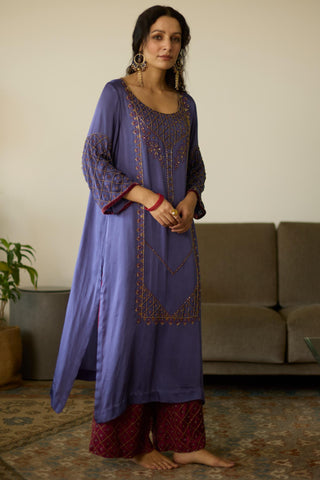 Purple diya hand embroidered kurta set