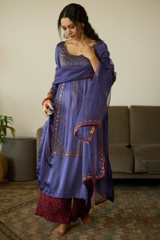 Purple diya hand embroidered kurta set