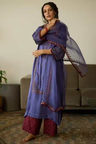 Purple diya hand embroidered kurta set