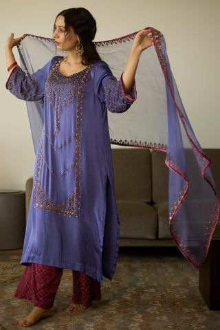 Purple diya hand embroidered kurta set