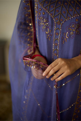 Purple diya hand embroidered kurta set