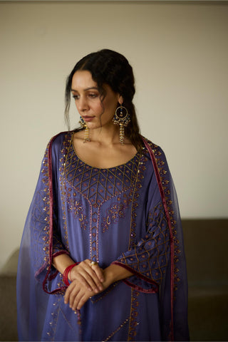 Purple diya hand embroidered kurta set