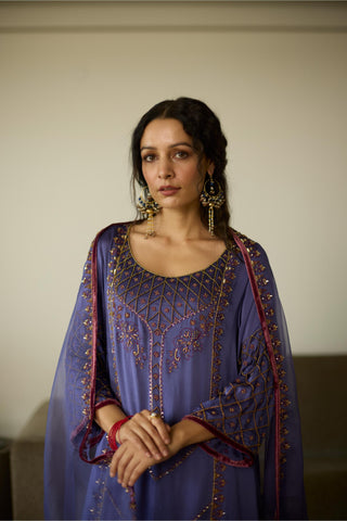 Purple diya hand embroidered kurta set