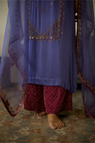 Purple diya hand embroidered kurta set