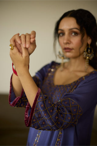 Purple diya hand embroidered kurta set