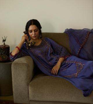 Purple diya hand embroidered kurta set