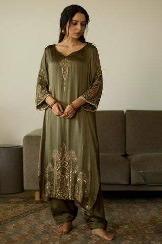 Green palm hand embroidered kurta set