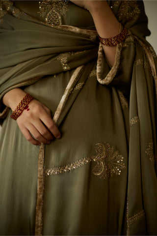 Green palm hand embroidered kurta set