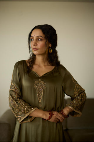 Green palm hand embroidered kurta set