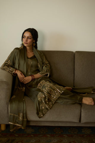 Green palm hand embroidered kurta set