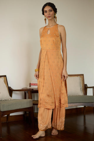 Orange maitreyi hand embroidered kurta set