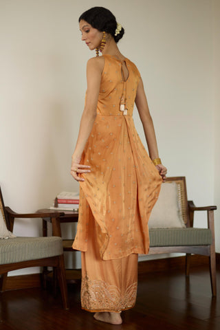 Orange maitreyi hand embroidered kurta set