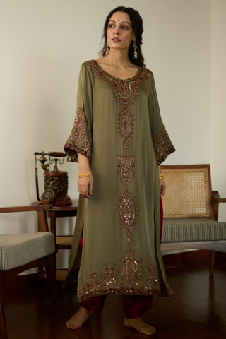 Green saanjh hand embroidered kurta set