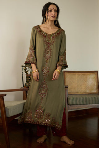 Green saanjh hand embroidered kurta set