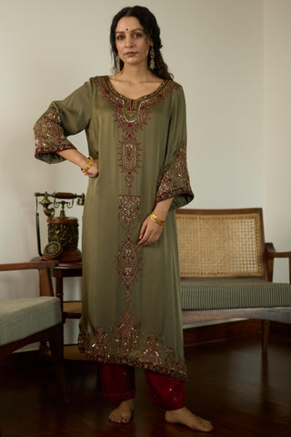 Green saanjh hand embroidered kurta set