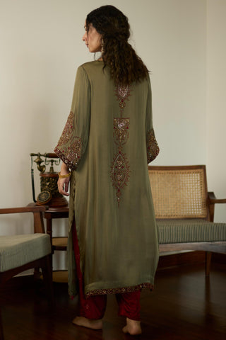 Green saanjh hand embroidered kurta set