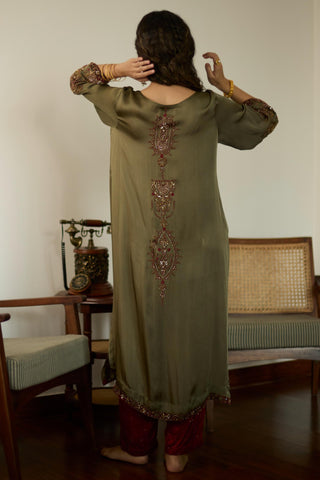 Green saanjh hand embroidered kurta set